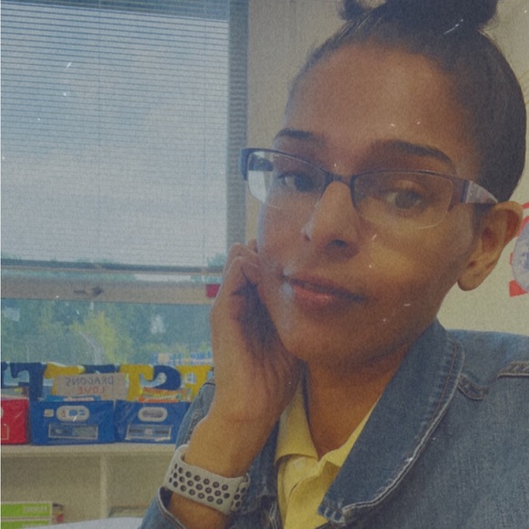 Meet your Posher, Brittany - Picture 1 of 1